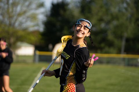 Lightning Lacrosse player celebrating with teammates (9)