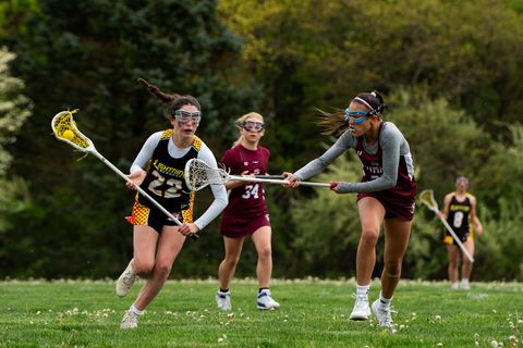 Youth lacrosse action on the field at Community Park (13)