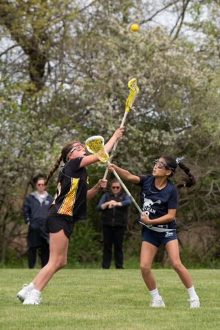 Lightning Lacrosse player celebrating with teammates (14)