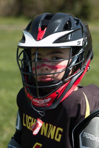 Lightning Lacrosse player celebrating with teammates (19)